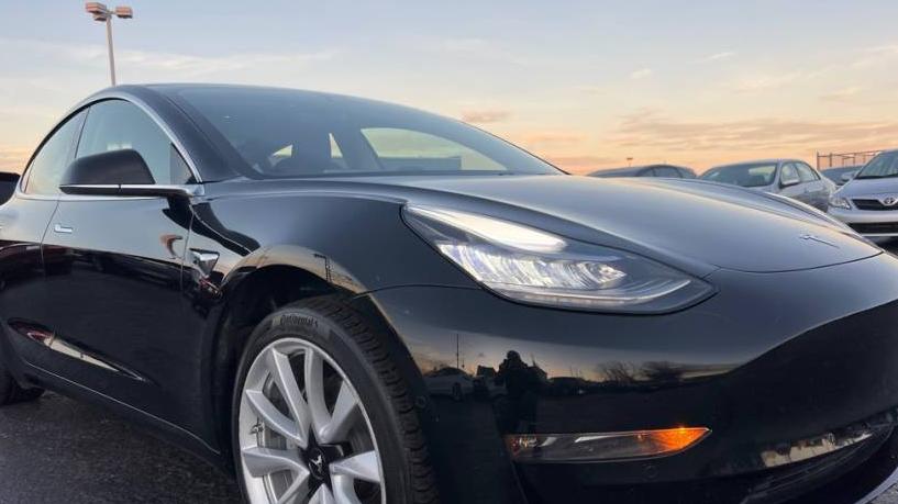 TESLA MODEL 3 2018 5YJ3E1EA9JF017503 image